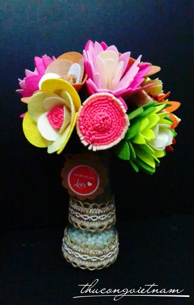 Lọ hoa vải đa sắc