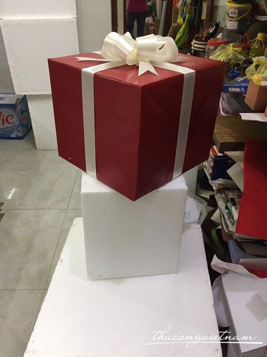 Khối quà giáng sinh 30x30cm mẫu 2