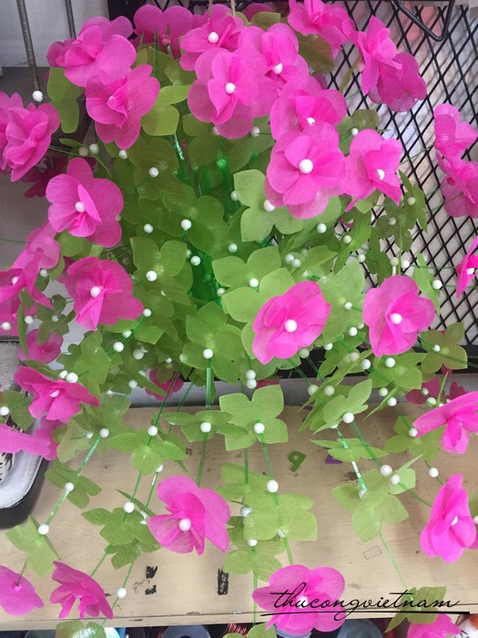 Hoa giấy lụa màu tím đậm