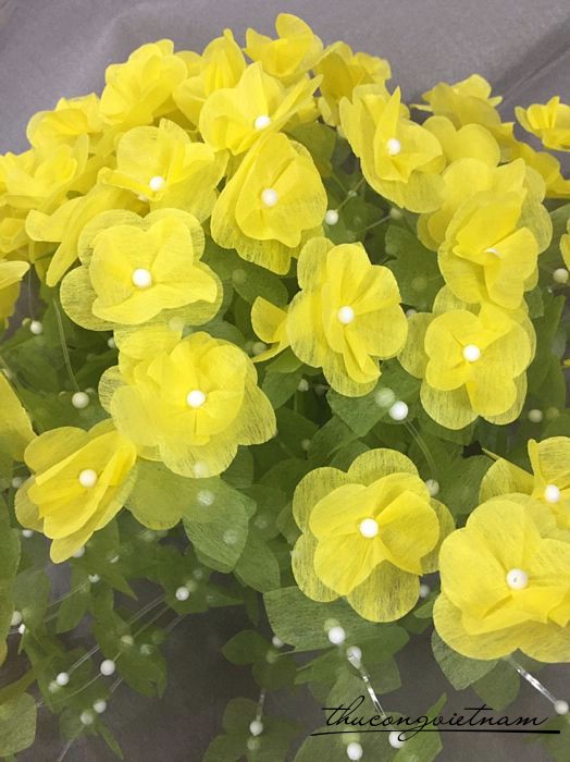 Hoa giấy lụa màu vàng