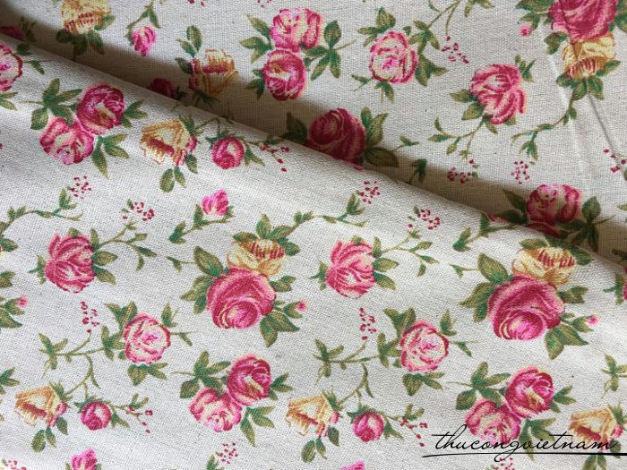 Vải vintage nền trắng họa tiết hoa 1