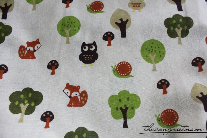 Vải vintage nền trắng họa tiết con cáo và cú mèo