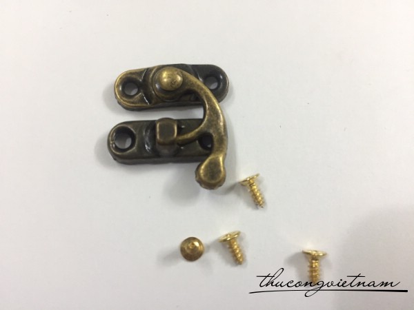 Móc khóa then cửa cổ nhỏ