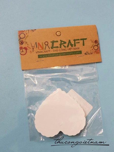 Tag trái tim răng cưa trắng 10 cái