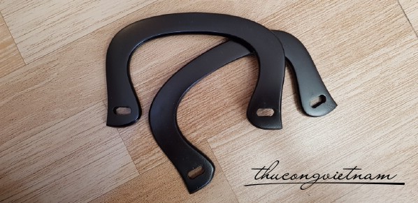 QG013 Quai gỗ túi xách chữ C 15x9cm