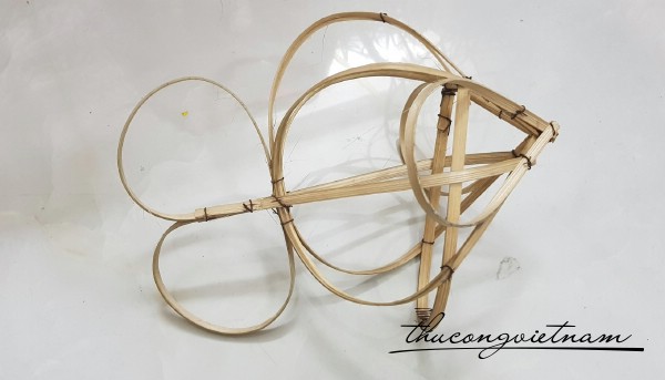 Khung lồng đèn con cá 25cm