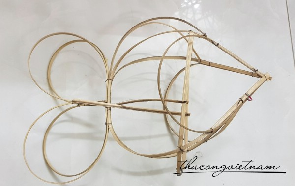 Khung lồng đèn con cá 40cm