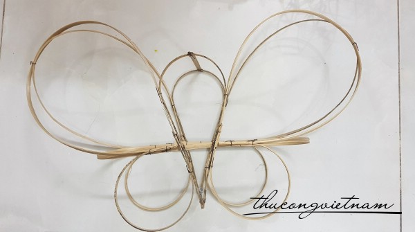 Khung lồng đèn con bướm 40cm