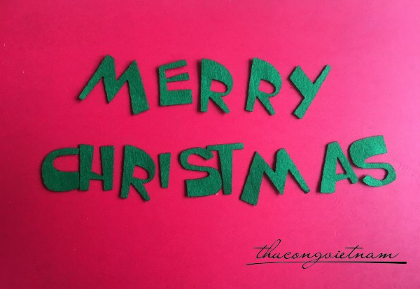 Chữ Merry Chirstmas mẫu 7 màu xanh lá