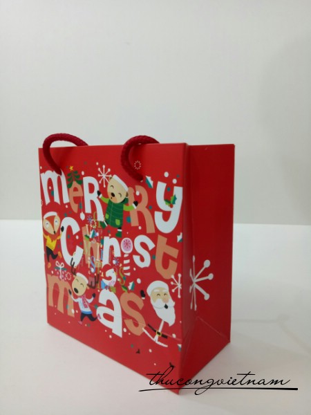 Túi giấy giáng sinh mẫu 2 size 16x9x16cm
