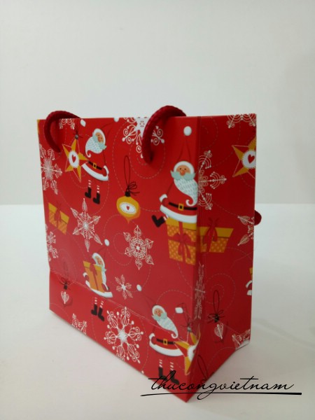 Túi giấy giáng sinh mẫu 3 size 16x9x16cm