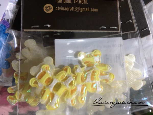 Gấu trang trí màu vàng