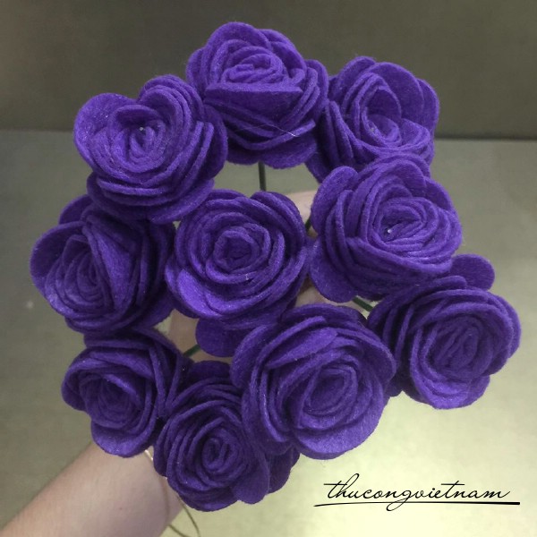 Hoa hồng nỉ màu tím đậm